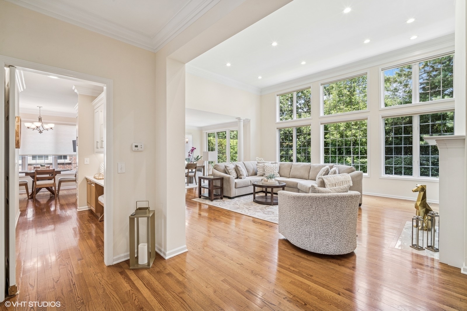 823 Balmoral Lane