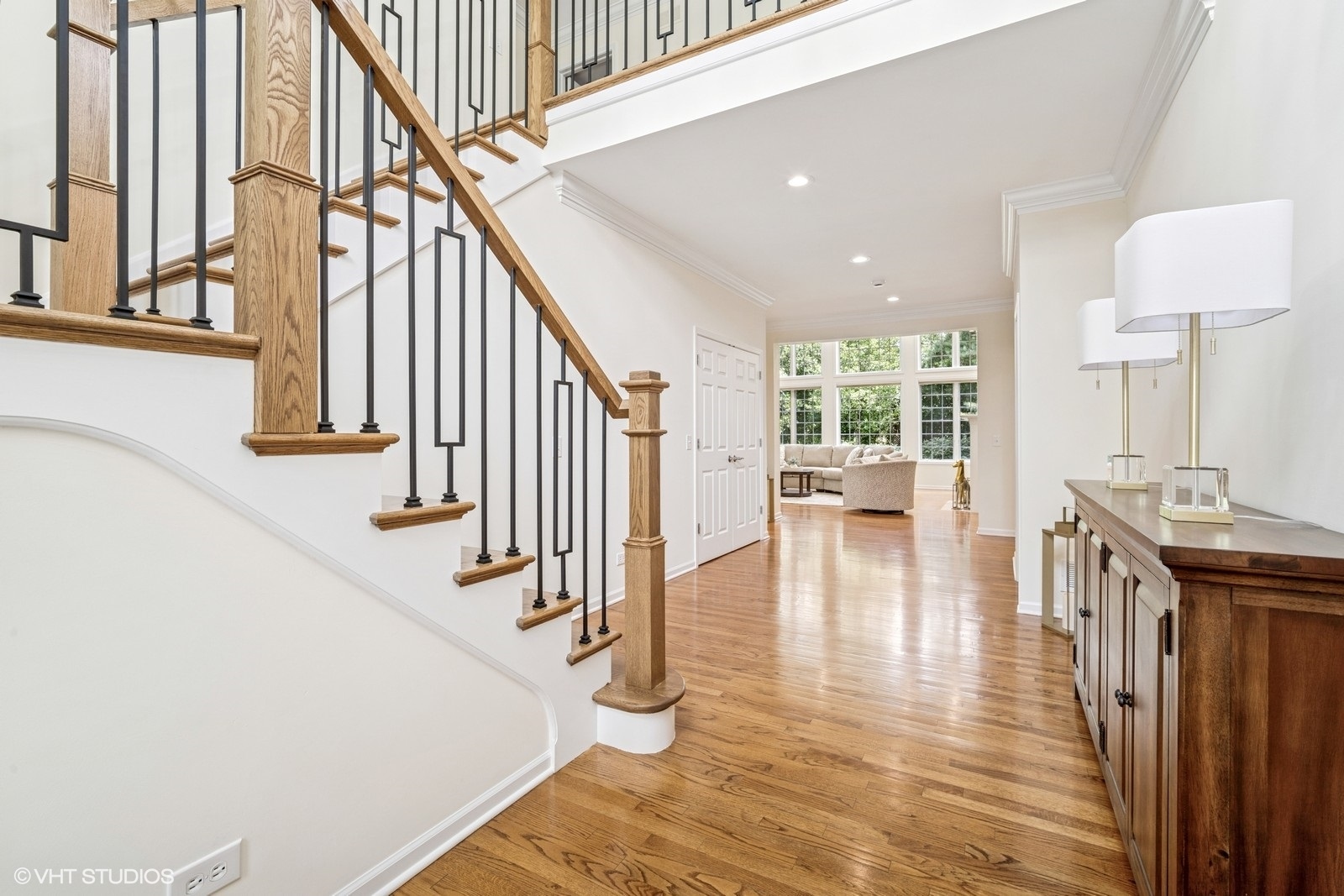 823 Balmoral Lane