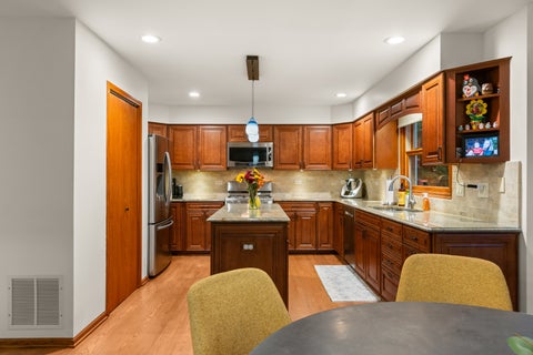 Tiny photo for 5485 Fox Path Lane, Hoffman Estates, IL 60192 (MLS # 12786867)