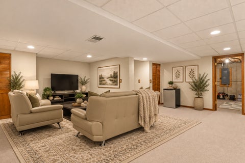 Tiny photo for 5485 Fox Path Lane, Hoffman Estates, IL 60192 (MLS # 12786867)