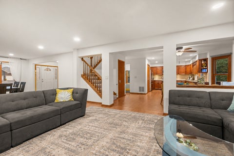 Tiny photo for 5485 Fox Path Lane, Hoffman Estates, IL 60192 (MLS # 12786867)