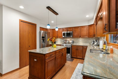 Tiny photo for 5485 Fox Path Lane, Hoffman Estates, IL 60192 (MLS # 12786867)