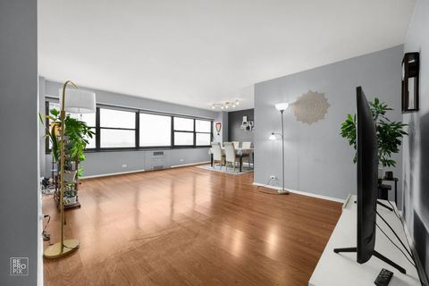 Tiny photo for 4200 N Marine Drive #904, Chicago, IL 60613 (MLS # 12577708)
