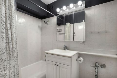 Tiny photo for 4200 N Marine Drive #904, Chicago, IL 60613 (MLS # 12577708)