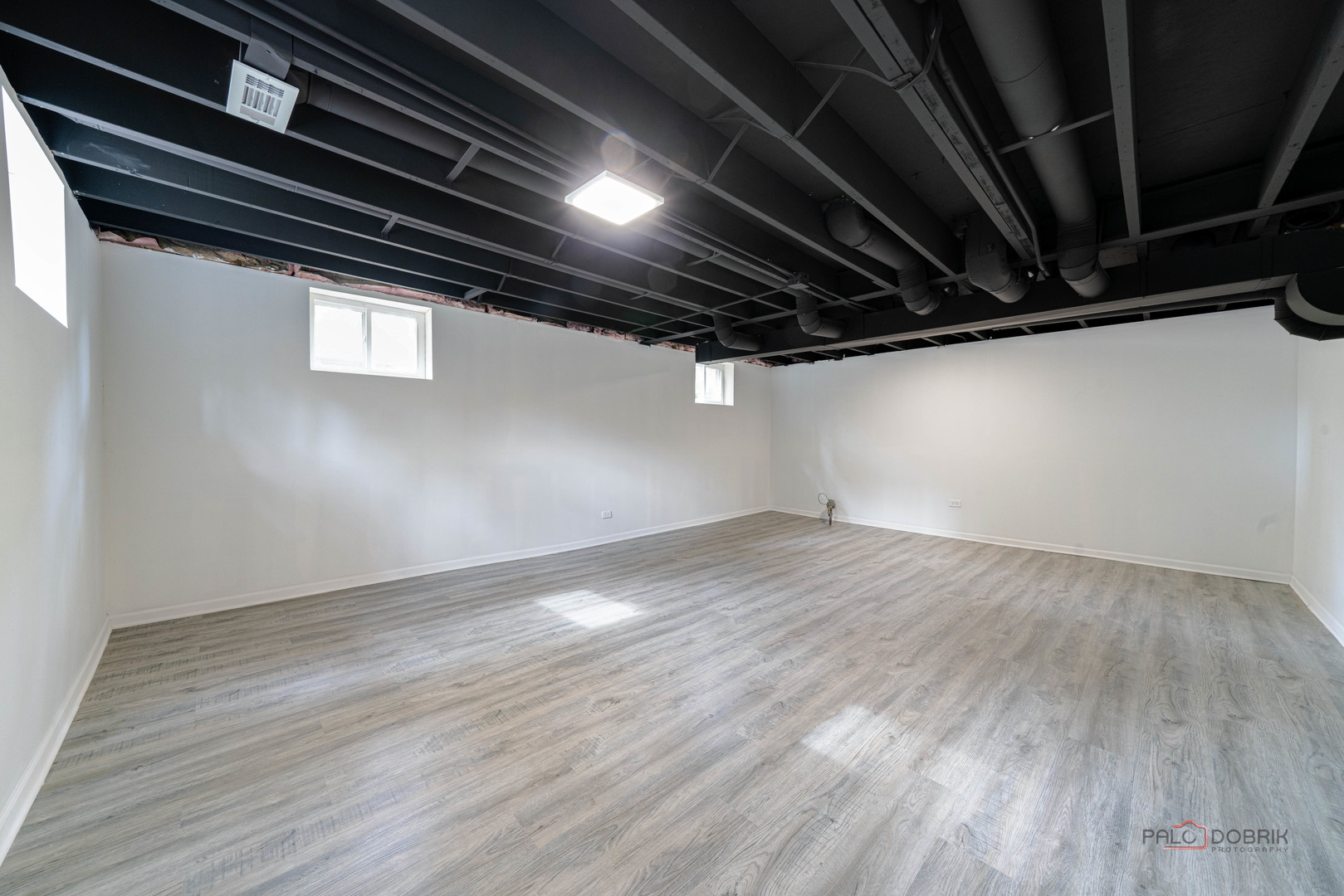 Lake Bluff, Illinois 60044, United States, 3 Bedrooms Bedrooms, ,3 BathroomsBathrooms,Residential,Active,230960