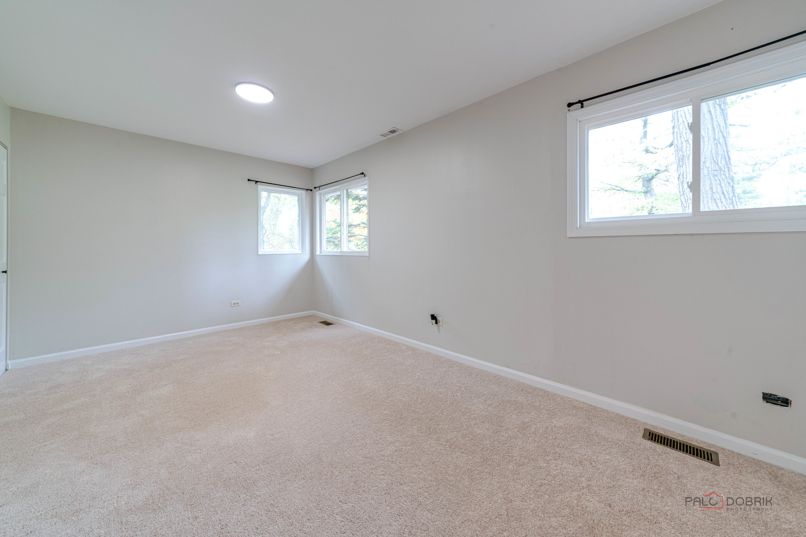 Lake Bluff, Illinois 60044, United States, 3 Bedrooms Bedrooms, ,3 BathroomsBathrooms,Residential,Active,230960