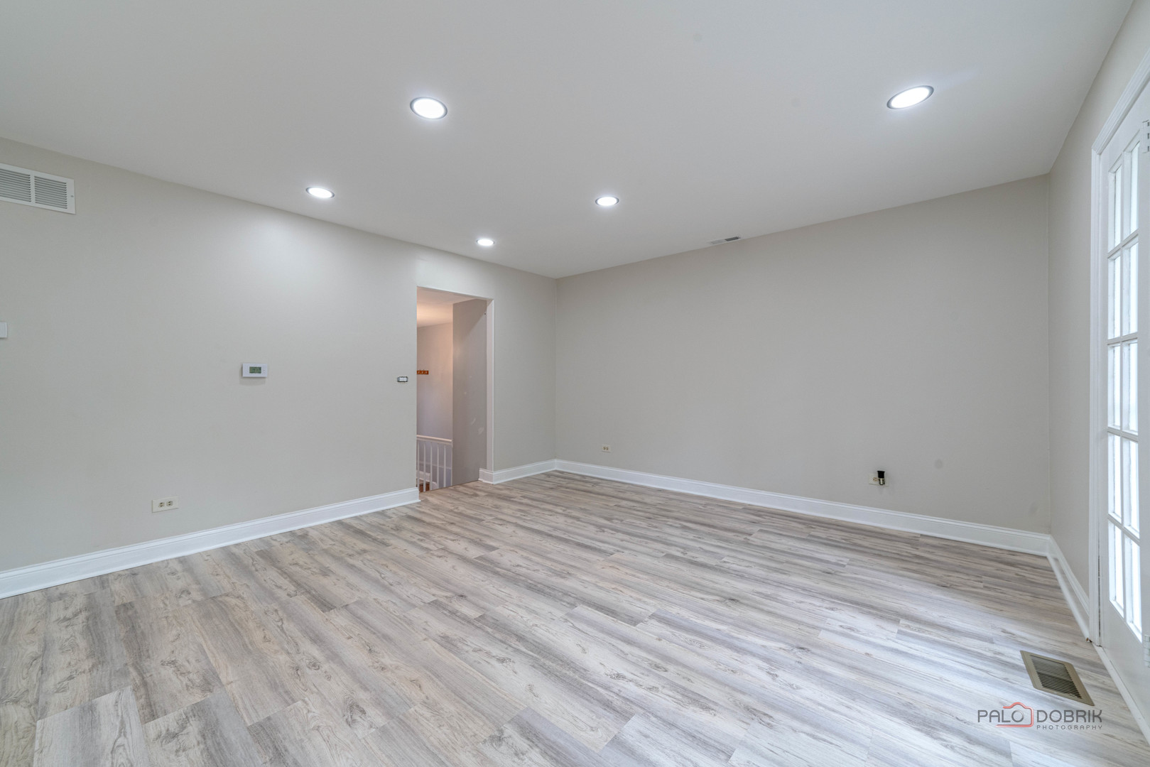 Lake Bluff, Illinois 60044, United States, 3 Bedrooms Bedrooms, ,3 BathroomsBathrooms,Residential,Active,230960