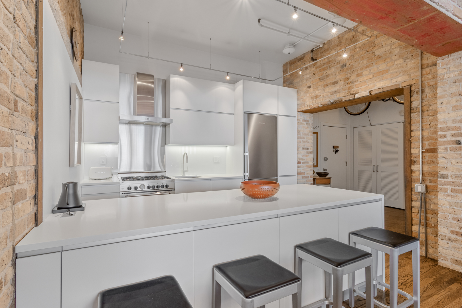 1017 W WASHINGTON Boulevard 2H