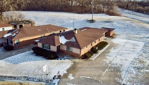 Photo of 758 Woodruff Avenue, Joliet, IL 60436 (MLS # 12542917)