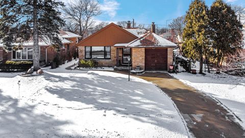 Tiny photo for 7050 N Keating Avenue, Lincolnwood, IL 60712 (MLS # 12554134)