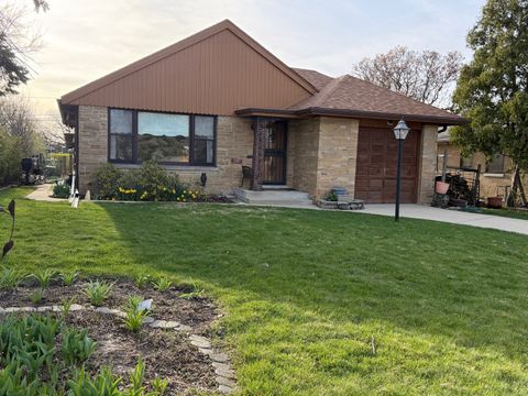 7050 N Keating Avenue, Lincolnwood, IL 60712 - #: 12554134