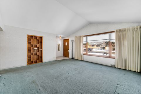 Tiny photo for 7050 N Keating Avenue, Lincolnwood, IL 60712 (MLS # 12554134)