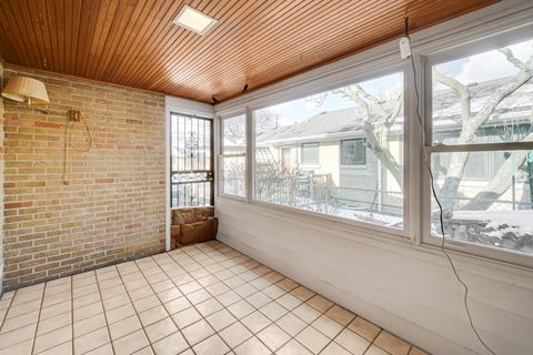Tiny photo for 7050 N Keating Avenue, Lincolnwood, IL 60712 (MLS # 12554134)