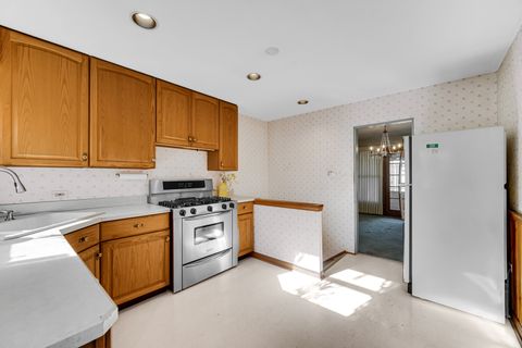 Tiny photo for 7050 N Keating Avenue, Lincolnwood, IL 60712 (MLS # 12554134)