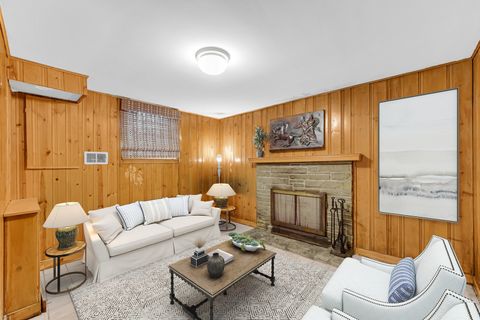 Tiny photo for 7050 N Keating Avenue, Lincolnwood, IL 60712 (MLS # 12554134)