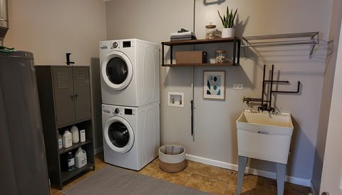 Tiny photo for 746 E 157th Street, South Holland, IL 60473 (MLS # 12508083)