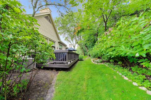 Tiny photo for 905 Villas Court, Highland Park, IL 60035 (MLS # 12708105)