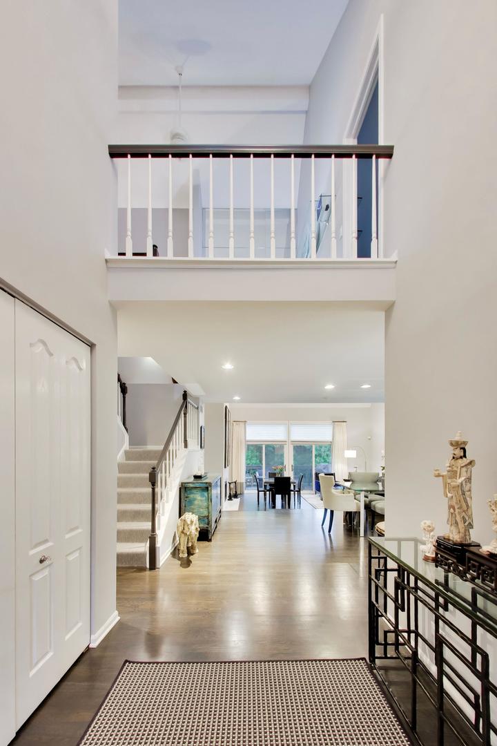 905 Villas Court