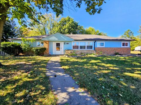 Photo of 1940 Hawthorne Drive, Rockford, IL 61107 (MLS # 12504637) Photo of 1940 Hawthorne Drive, Rockford, IL 61107 (MLS # 12504637)