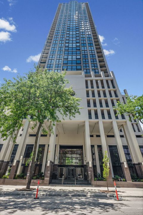 Photo of 1122 N Clark Street #1609, Chicago, IL 60610 (MLS # 12664231)