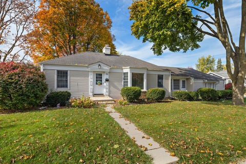 Photo of 306 S Prospect Street, Roselle, IL 60172 (MLS # 12797445)