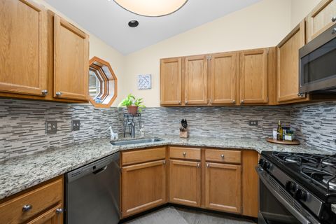 Tiny photo for 2014 N Stillwater Road, Arlington Heights, IL 60004 (MLS # 12582814)