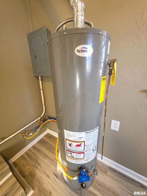 Tiny photo for 110 HICKORY Street, Flora, IL 62839 (MLS # EB460718)