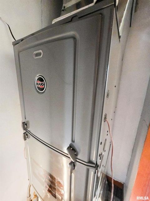 Tiny photo for 110 HICKORY Street, Flora, IL 62839 (MLS # EB460718)