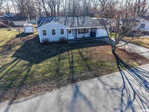 Photo of 110 HICKORY Street, Flora, IL 62839 (MLS # EB460718)