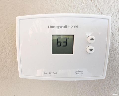 Tiny photo for 110 HICKORY Street, Flora, IL 62839 (MLS # EB460718)