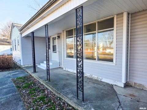 Tiny photo for 110 HICKORY Street, Flora, IL 62839 (MLS # EB460718)