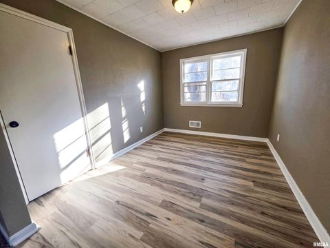 Tiny photo for 110 HICKORY Street, Flora, IL 62839 (MLS # EB460718)