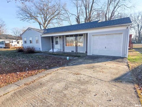 Tiny photo for 110 HICKORY Street, Flora, IL 62839 (MLS # EB460718)