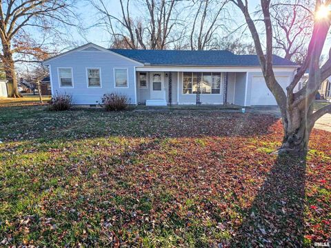 Tiny photo for 110 HICKORY Street, Flora, IL 62839 (MLS # EB460718)