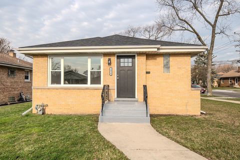 Photo of 8058 E Prairie Road, Skokie, IL 60076 (MLS # 12602495)