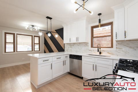 Tiny photo for 7816 Latrobe Avenue, Burbank, IL 60459 (MLS # 12721633)