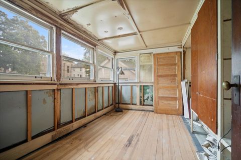 Tiny photo for 710 W Jefferson Street, Bloomington, IL 61701 (MLS # 12498977)