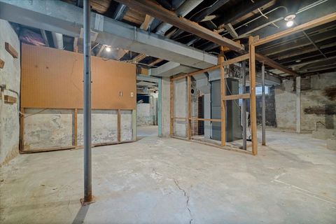 Tiny photo for 710 W Jefferson Street, Bloomington, IL 61701 (MLS # 12498977)