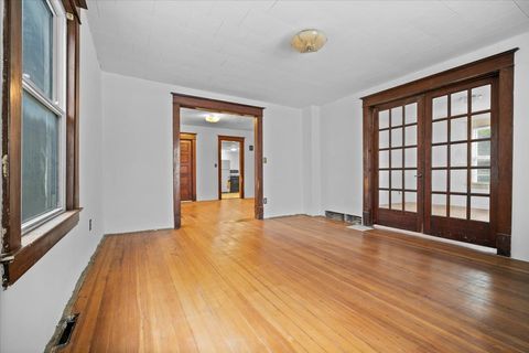 Tiny photo for 710 W Jefferson Street, Bloomington, IL 61701 (MLS # 12498977)