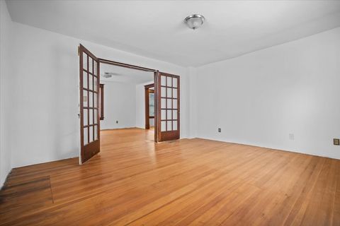 Tiny photo for 710 W Jefferson Street, Bloomington, IL 61701 (MLS # 12498977)