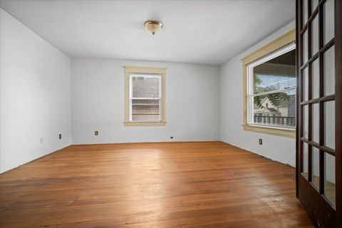 Tiny photo for 710 W Jefferson Street, Bloomington, IL 61701 (MLS # 12498977)