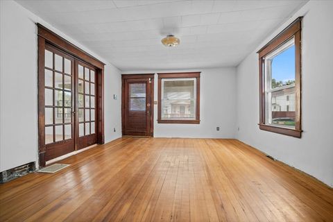 Tiny photo for 710 W Jefferson Street, Bloomington, IL 61701 (MLS # 12498977)