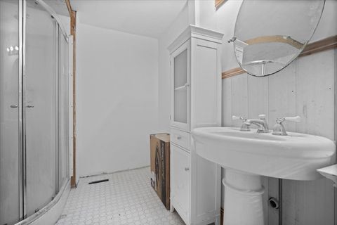 Tiny photo for 710 W Jefferson Street, Bloomington, IL 61701 (MLS # 12498977)