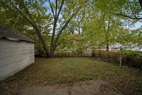 Tiny photo for 710 W Jefferson Street, Bloomington, IL 61701 (MLS # 12498977)