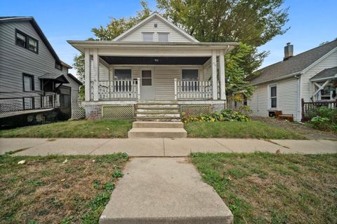 Tiny photo for 710 W Jefferson Street, Bloomington, IL 61701 (MLS # 12498977)