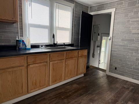 Tiny photo for 909 W Cushing Street, Decatur, IL 62526 (MLS # 12513034)