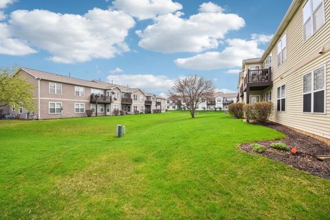 Tiny photo for 402 Woodview Circle #D, Elgin, IL 60120 (MLS # 12618899)