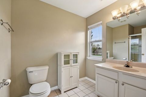 Tiny photo for 402 Woodview Circle #D, Elgin, IL 60120 (MLS # 12618899)