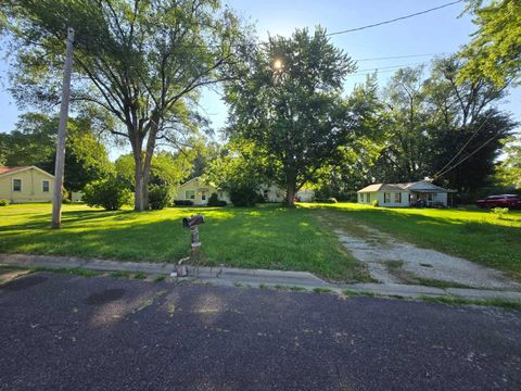 Photo of 119 Sun Valley Court, East Peoria, IL 61611 (MLS # 12516432)