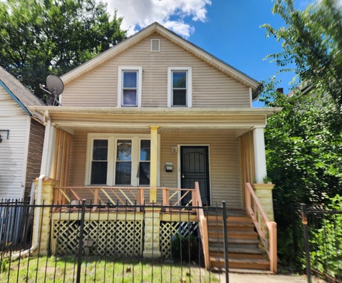 Photo of 11566 S Lafayette Avenue, Chicago, IL 60628 (MLS # 12777618)
